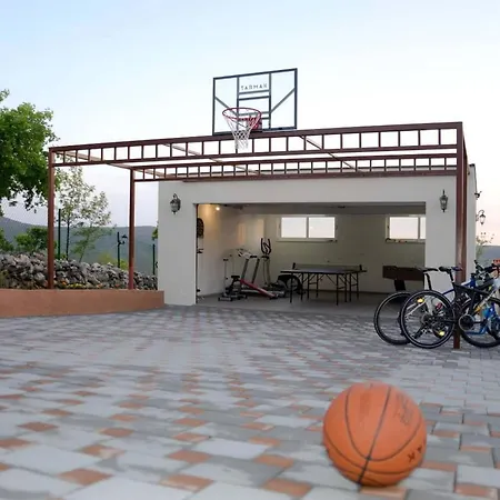 Four Bedroom ヴィラ Lećevica