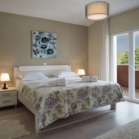 Willa Four Bedroom Lecevica